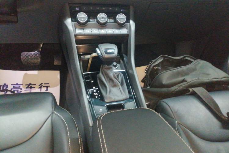 Used Skoda Kodiaq 2020 TSI330 5-Seat Two-Wheel Drive Deluxe Enjoyment Edition Gear Lever