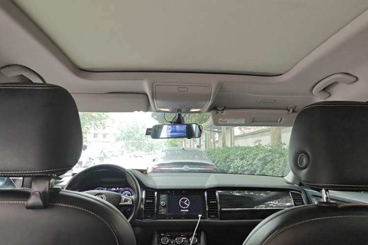 Used Skoda Kodiaq 2020 TSI330 7-Seater Two-Wheel-Drive Luxury Enjoyment Edition Headliner