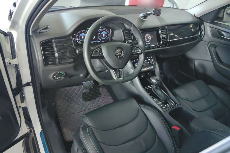 Used Skoda Kodiaq 2020 TSI330 7-Seater Two-Wheel-Drive Luxury Enjoyment Edition Interior 2
