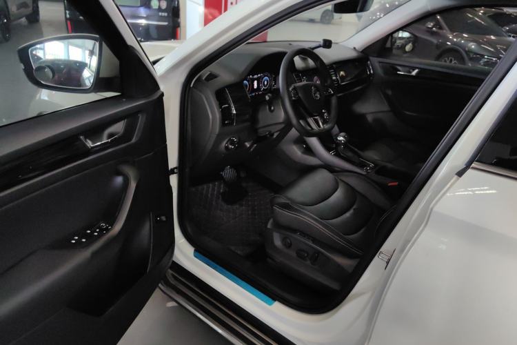 Used Skoda Kodiaq 2020 TSI330 7-Seater Two-Wheel-Drive Luxury Enjoyment Edition Interior 3