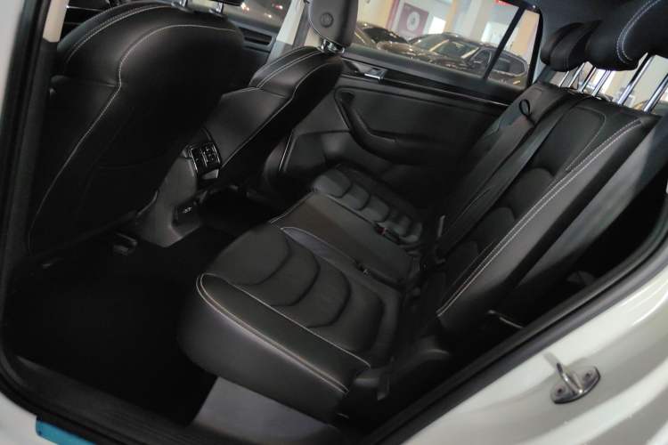 Used Skoda Kodiaq 2020 TSI330 7-Seater Two-Wheel-Drive Luxury Enjoyment Edition Interior 4