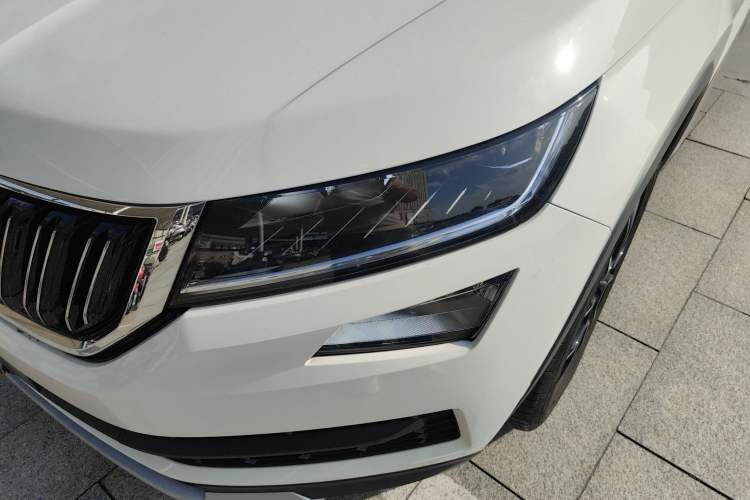 Used Skoda Kodiaq 2020 TSI330 7-Seater Two-Wheel-Drive Luxury Enjoyment Edition Left Front Headlight