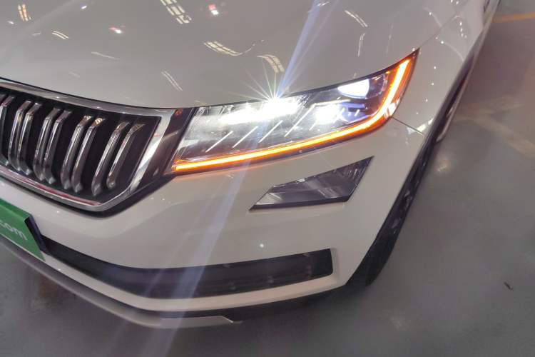 Used Skoda Kodiaq 2020 TSI330 7-Seater Two-Wheel-Drive Luxury Enjoyment Edition Left Front Headlight
