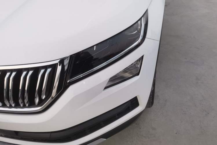 Used Skoda Kodiaq 2020 TSI330 5-Seat Two-Wheel Drive Deluxe Enjoyment Edition Left Front Headlight