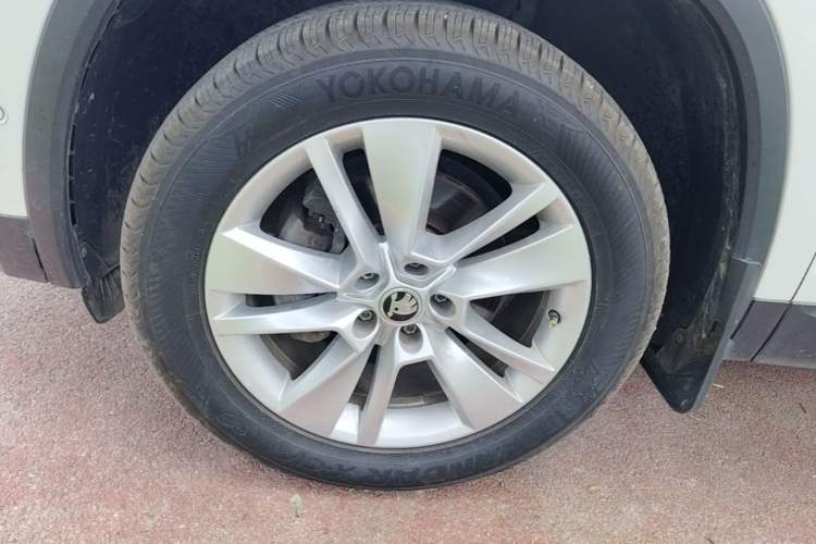Used Skoda Kodiaq 2020 TSI330 7-Seater Two-Wheel-Drive Luxury Enjoyment Edition Left Front Wheel Hub