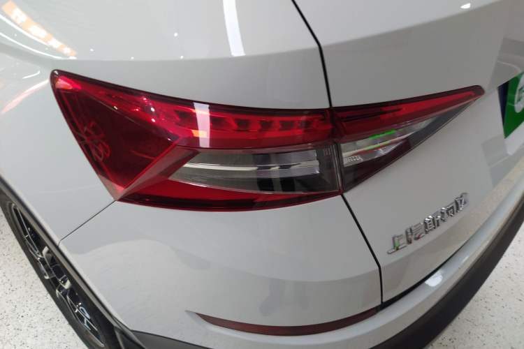 Used Skoda Kodiaq 2020 TSI330 7-Seater Two-Wheel-Drive Luxury Enjoyment Edition Left Rear Taillight