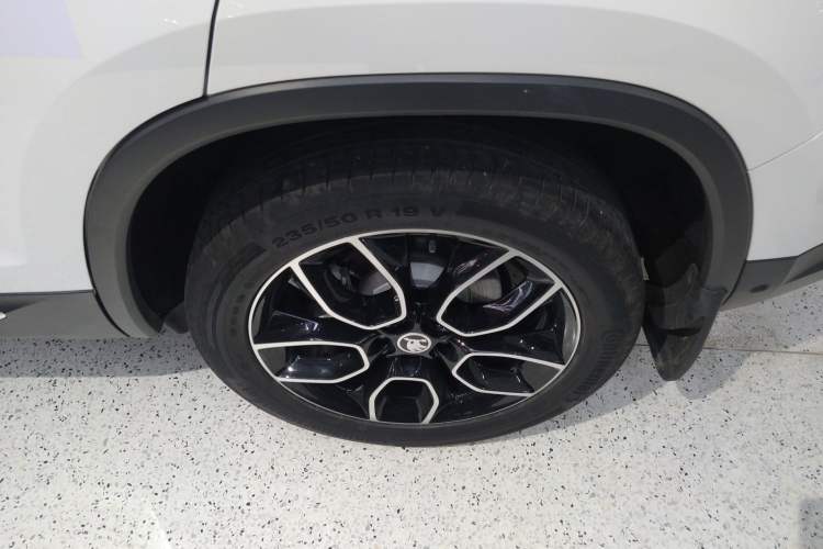 Used Skoda Kodiaq 2020 TSI330 7-Seater Two-Wheel-Drive Luxury Enjoyment Edition Left Rear Wheel Hub