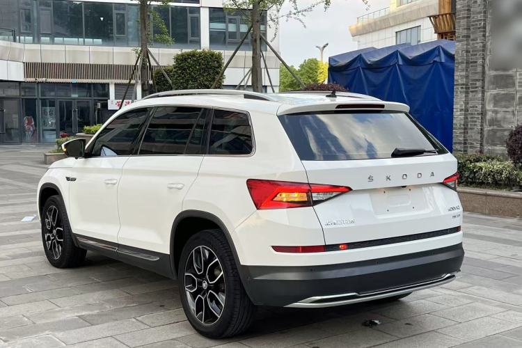 Used Skoda Kodiaq 2020 TSI330 7-Seater Two-Wheel-Drive Luxury Enjoyment Edition Rear Left 45 Deg