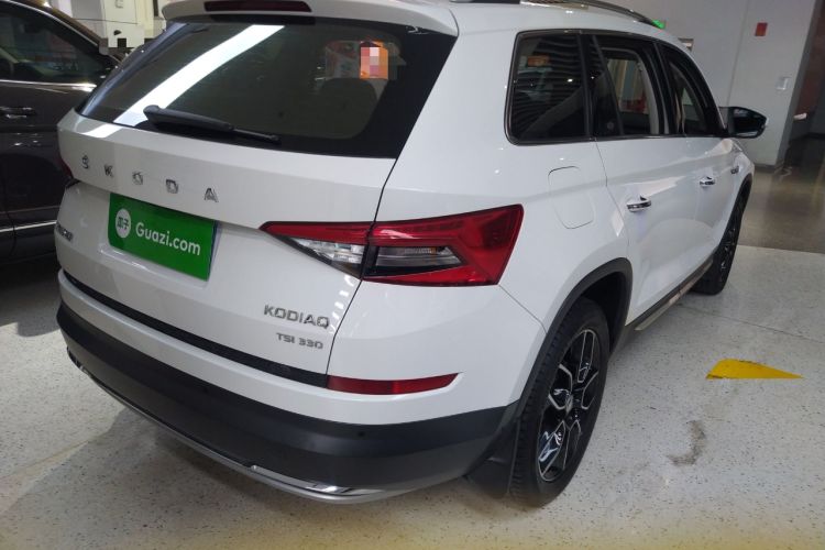 Used Skoda Kodiaq 2020 TSI330 7-Seater Two-Wheel-Drive Luxury Enjoyment Edition Rear Right 45 Deg