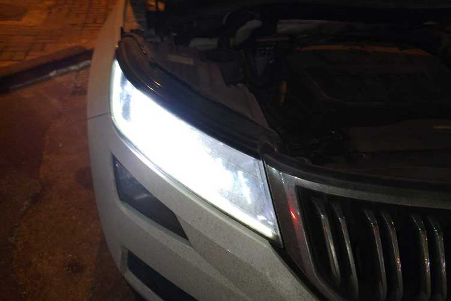 Used Skoda Kodiaq 2020 TSI330 5-Seat Two-Wheel Drive Deluxe Enjoyment Edition Right Front Headlight