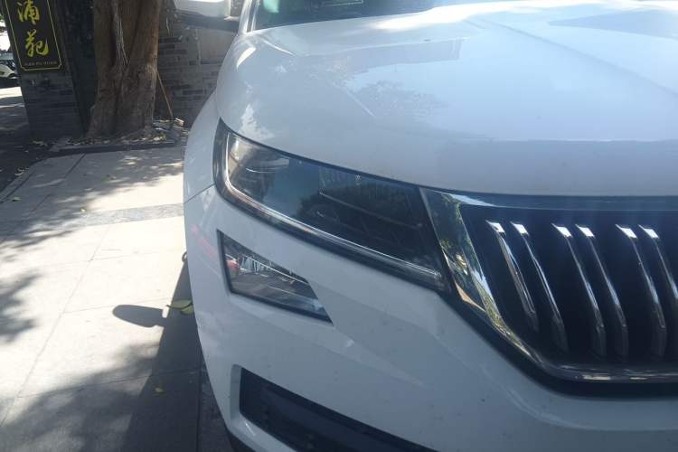 Used Skoda Kodiaq 2020 TSI330 5-Seat Two-Wheel Drive Deluxe Enjoyment Edition Right Front Headlight