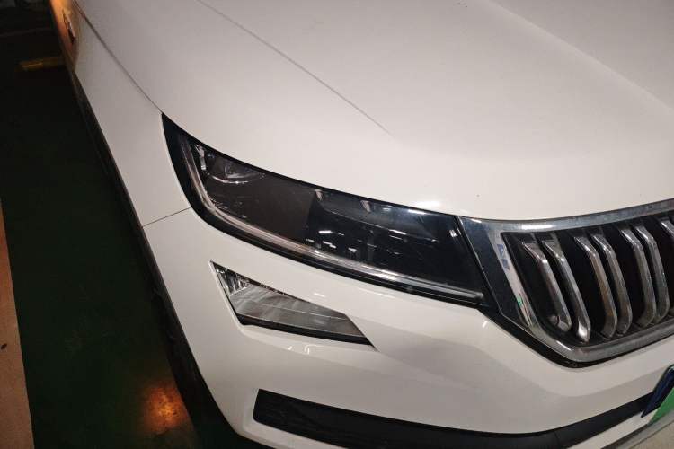Used Skoda Kodiaq 2020 TSI330 7-Seater Two-Wheel-Drive Luxury Enjoyment Edition Right Front Headlight