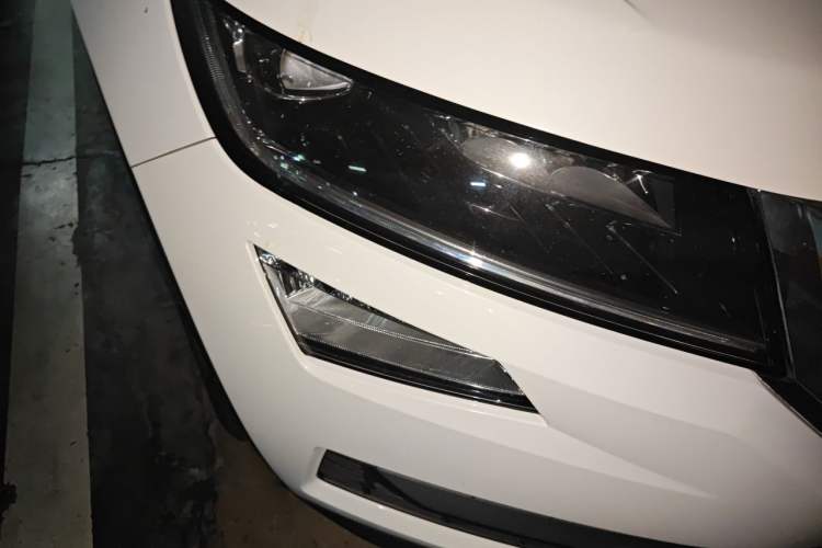 Used Skoda Kodiaq 2020 TSI330 5-Seat Two-Wheel Drive Deluxe Enjoyment Edition Right Front Headlight