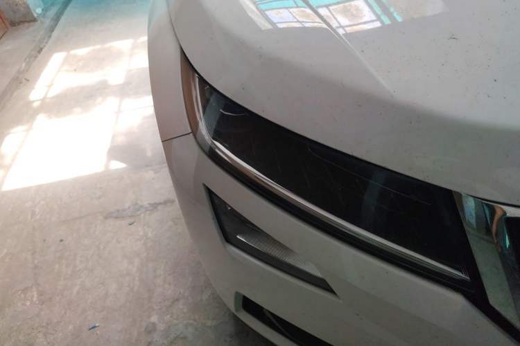 Used Skoda Kodiaq 2020 TSI330 5-Seat Two-Wheel Drive Deluxe Enjoyment Edition Right Front Headlight