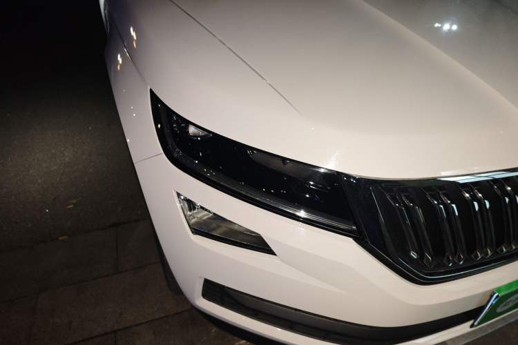 Used Skoda Kodiaq 2020 TSI330 5-Seat Two-Wheel Drive Deluxe Enjoyment Edition Right Front Headlight