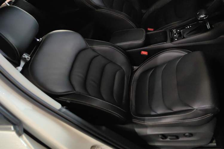 Used Skoda Kodiaq 2020 TSI330 7-Seater Two-Wheel-Drive Luxury Enjoyment Edition Right Front Seat