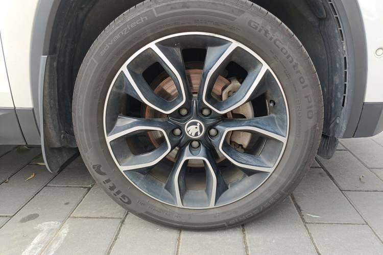 Used Skoda Kodiaq 2020 TSI330 5-Seat Two-Wheel Drive Deluxe Enjoyment Edition Right Front Wheel Hub