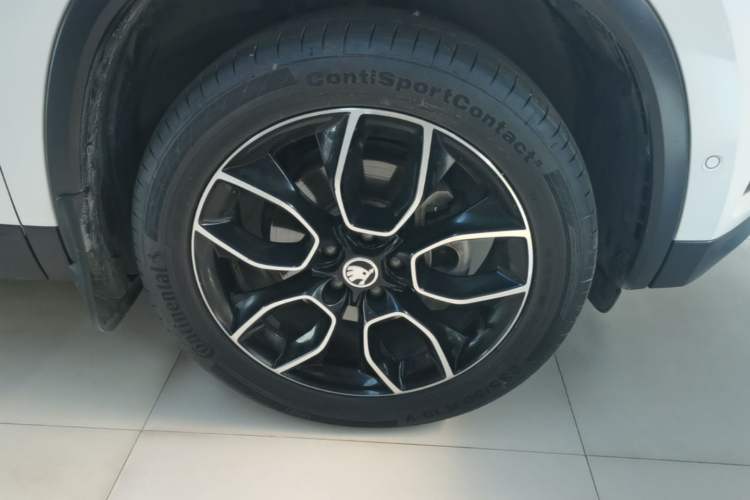 Used Skoda Kodiaq 2020 TSI330 7-Seater Two-Wheel-Drive Luxury Enjoyment Edition Right Front Wheel Hub