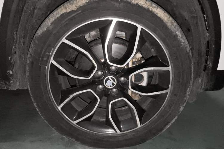 Used Skoda Kodiaq 2020 TSI330 5-Seat Two-Wheel Drive Deluxe Enjoyment Edition Right Front Wheel Hub