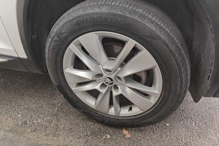 Used Skoda Kodiaq 2020 TSI330 7-Seater Two-Wheel-Drive Luxury Enjoyment Edition Right Front Wheel Hub
