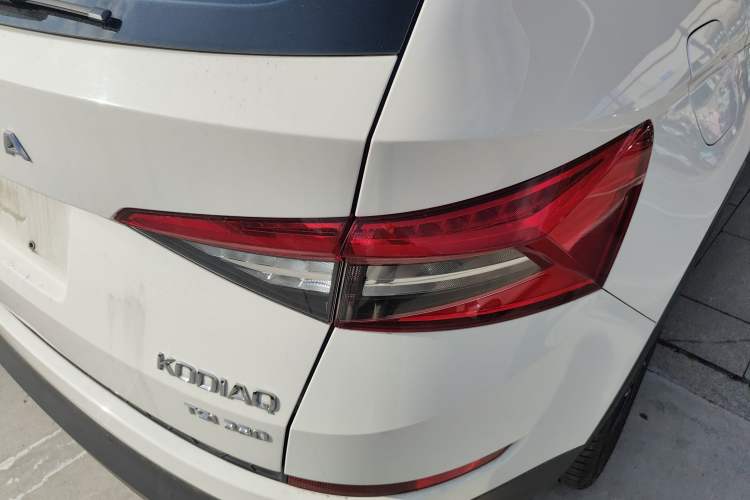 Used Skoda Kodiaq 2020 TSI330 7-Seater Two-Wheel-Drive Luxury Enjoyment Edition Right Rear Taillight