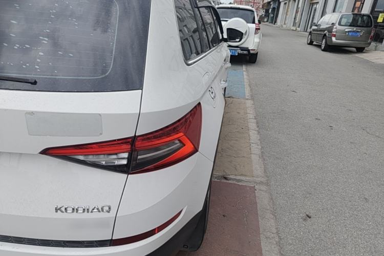 Used Skoda Kodiaq 2020 TSI330 7-Seater Two-Wheel-Drive Luxury Enjoyment Edition Right Rear Taillight