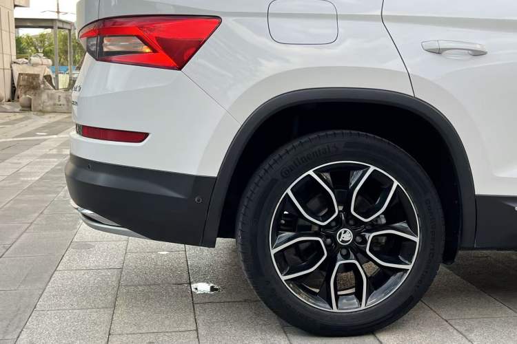 Used Skoda Kodiaq 2020 TSI330 7-Seater Two-Wheel-Drive Luxury Enjoyment Edition Right Rear Wheel Hub