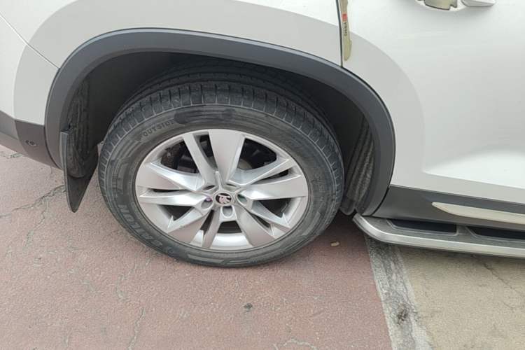 Used Skoda Kodiaq 2020 TSI330 7-Seater Two-Wheel-Drive Luxury Enjoyment Edition Right Rear Wheel Hub