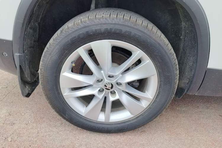 Used Skoda Kodiaq 2020 TSI330 7-Seater Two-Wheel-Drive Luxury Enjoyment Edition Right Rear Wheel Hub