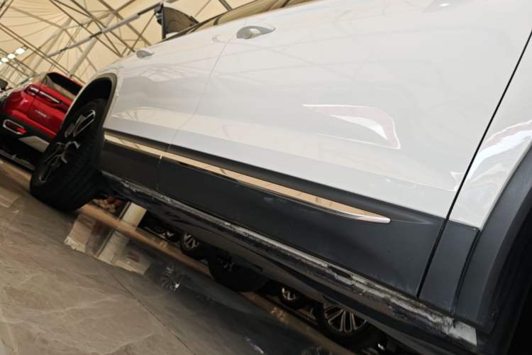 Used Skoda Kodiaq 2020 TSI330 7-Seater Two-Wheel-Drive Luxury Enjoyment Edition Right Side Sill