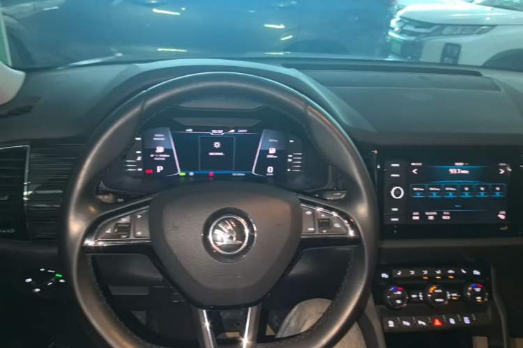 Used Skoda Kodiaq 2020 TSI330 5-Seat Two-Wheel Drive Deluxe Enjoyment Edition Center Console