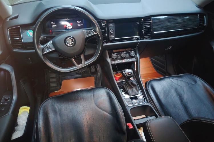 Used Skoda Kodiaq 2020 TSI330 7-Seater Two-Wheel-Drive Luxury Enjoyment Edition Center Console