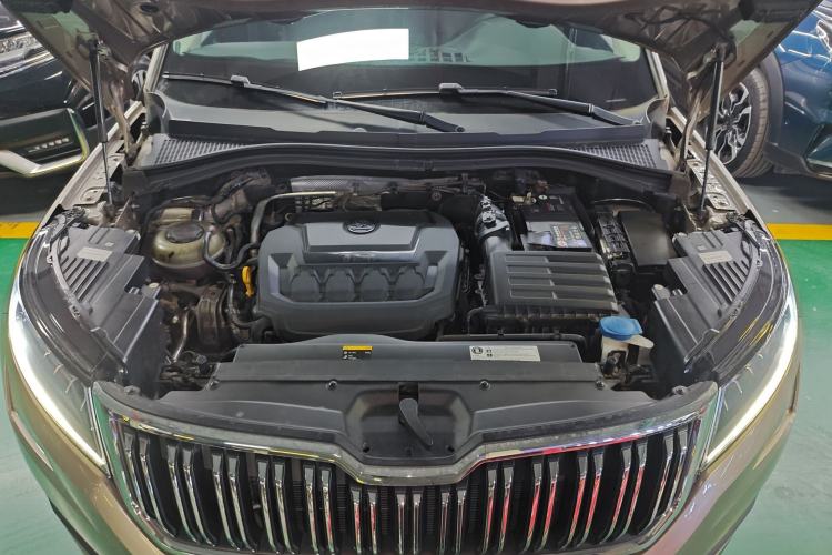Used Skoda Kodiaq 2020 TSI330 7-Seater Two-Wheel-Drive Luxury Enjoyment Edition Engine Bay