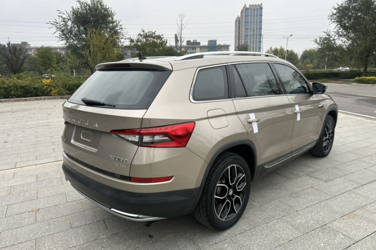 Used Skoda Kodiaq 2020 TSI330 7-Seater Two-Wheel-Drive Luxury Enjoyment Edition Exterior 3