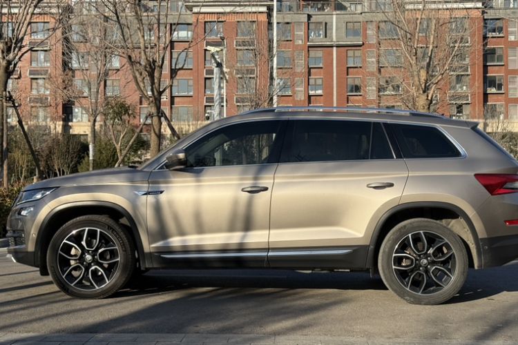 Used Skoda Kodiaq 2020 TSI330 7-Seater Two-Wheel-Drive Luxury Enjoyment Edition Exterior 8
