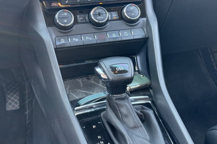 Used Skoda Kodiaq 2020 TSI330 7-Seater Two-Wheel-Drive Luxury Enjoyment Edition Gear Lever