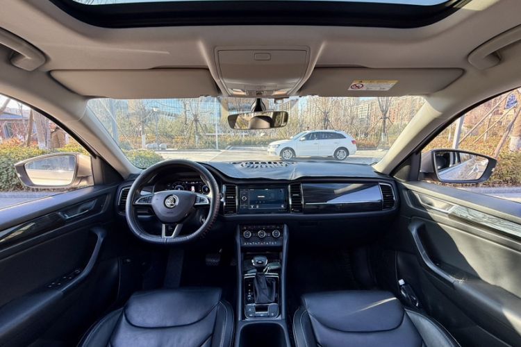 Used Skoda Kodiaq 2020 TSI330 7-Seater Two-Wheel-Drive Luxury Enjoyment Edition Interior 2