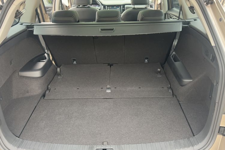 Used Skoda Kodiaq 2020 TSI330 7-Seater Two-Wheel-Drive Luxury Enjoyment Edition Interior 4