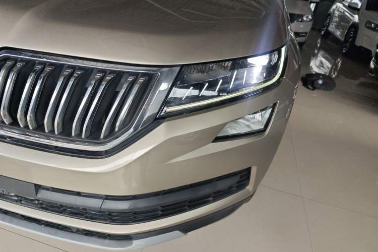 Used Skoda Kodiaq 2020 TSI330 7-Seater Two-Wheel-Drive Luxury Enjoyment Edition Left Front Headlight