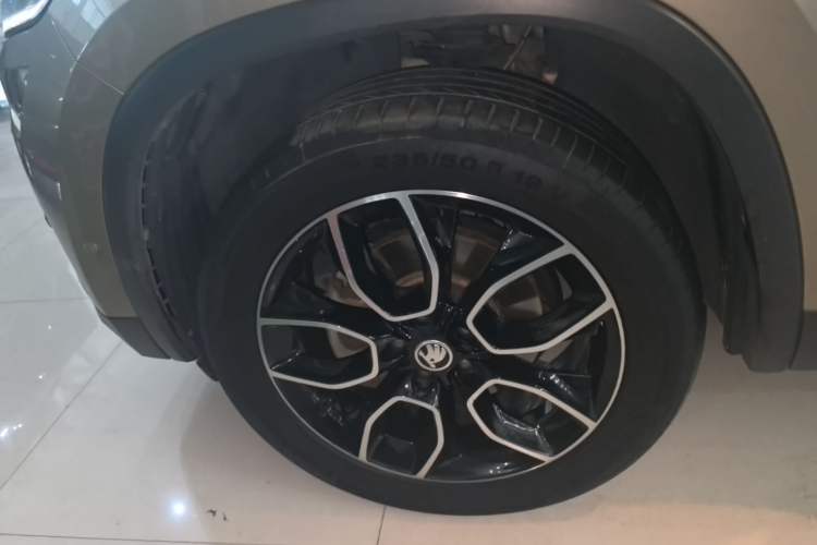 Used Skoda Kodiaq 2020 TSI330 5-Seat Two-Wheel Drive Deluxe Enjoyment Edition Left Front Wheel Hub