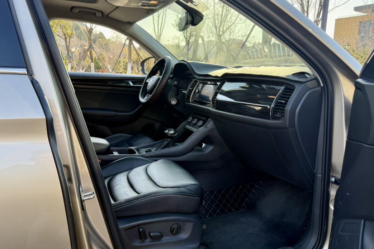 Used Skoda Kodiaq 2020 TSI330 7-Seater Two-Wheel-Drive Luxury Enjoyment Edition Right Front Seat