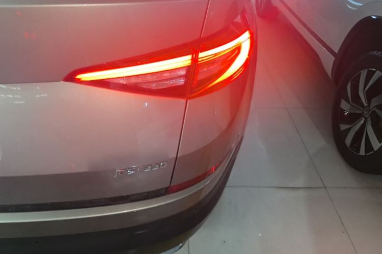 Used Skoda Kodiaq 2020 TSI330 5-Seat Two-Wheel Drive Deluxe Enjoyment Edition Right Rear Taillight