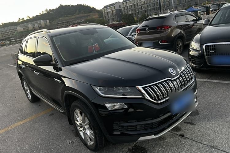 Used Skoda Kodiaq 2021 TSI330 5-Seater Two-Wheel-Drive Luxury Plus Edition Exterior 2