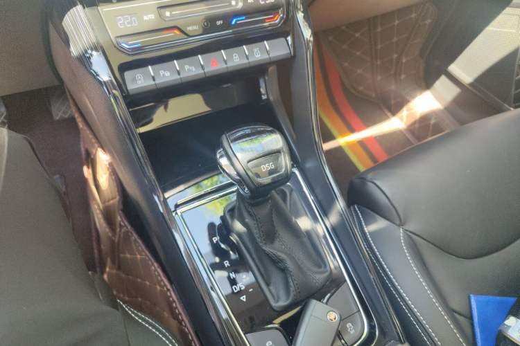 Used Skoda Kodiaq 2021 TSI330 7-Seater Two-Wheel-Drive Luxury Plus Edition Gear Lever