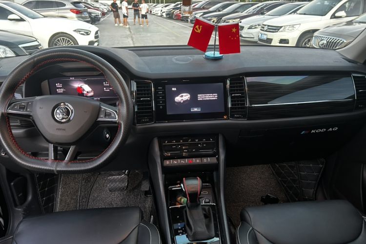 Used Skoda Kodiaq 2021 TSI330 5-Seater Two-Wheel-Drive Luxury Plus Edition Interior 1