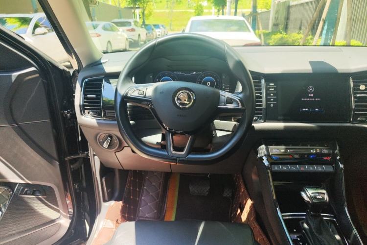 Used Skoda Kodiaq 2021 TSI330 7-Seater Two-Wheel-Drive Luxury Plus Edition Steering Wheel