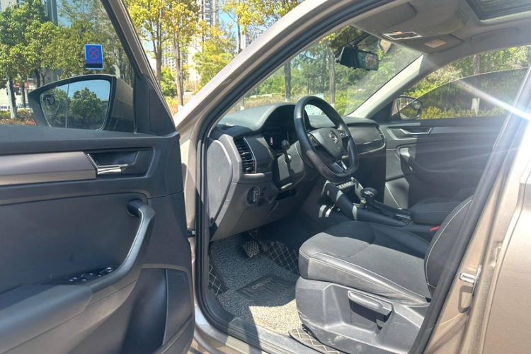 Used Skoda Kodiaq 2021 TSI330 5-Seat Two-Wheel Drive Comfort Edition Interior 1