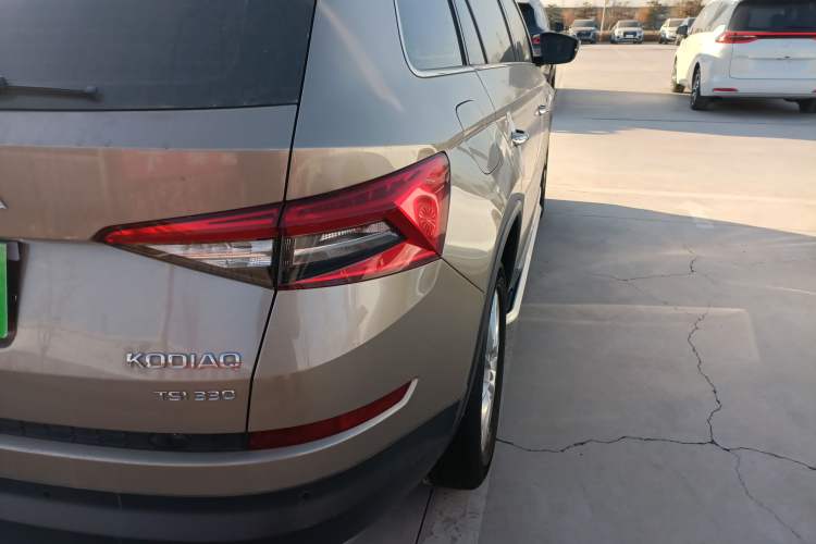 Used Skoda Kodiaq 2021 TSI330 5-Seater Two-Wheel-Drive Luxury Plus Edition Exterior 6