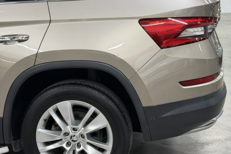 Used Skoda Kodiaq 2021 TSI330 5-Seater Two-Wheel-Drive Luxury Plus Edition Exterior 8