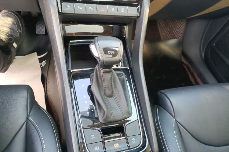 Used Skoda Kodiaq 2021 TSI330 5-Seater Two-Wheel-Drive Luxury Plus Edition Gear Lever